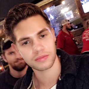 Meet your Posher, Cameron